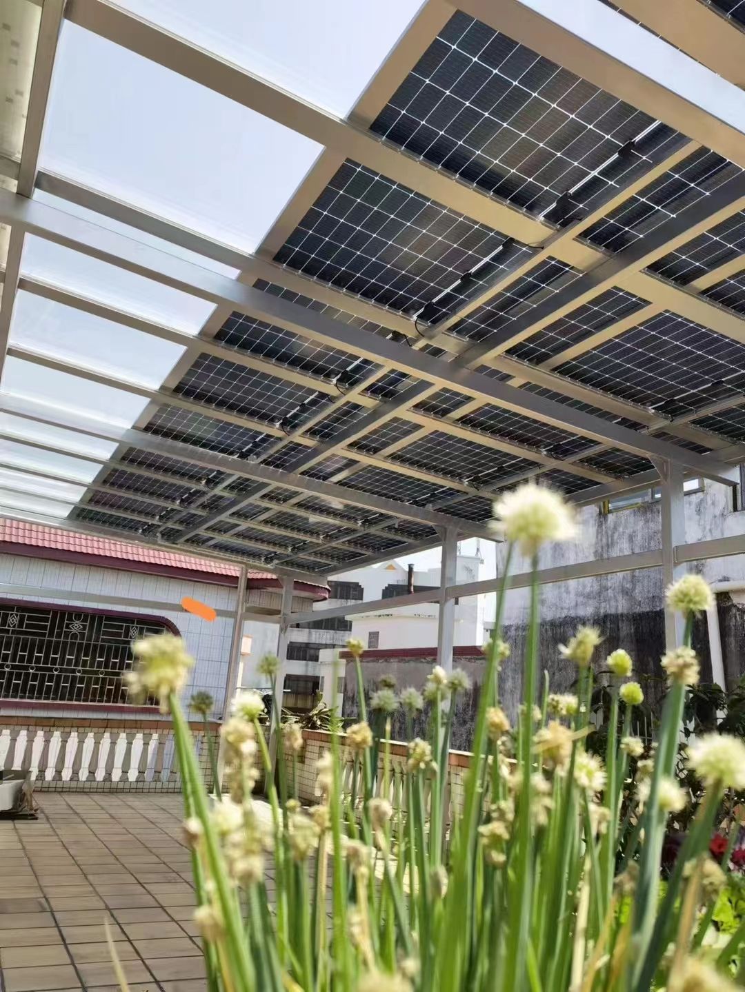 蓬莱别墅家用屋顶太阳能发电系统安装